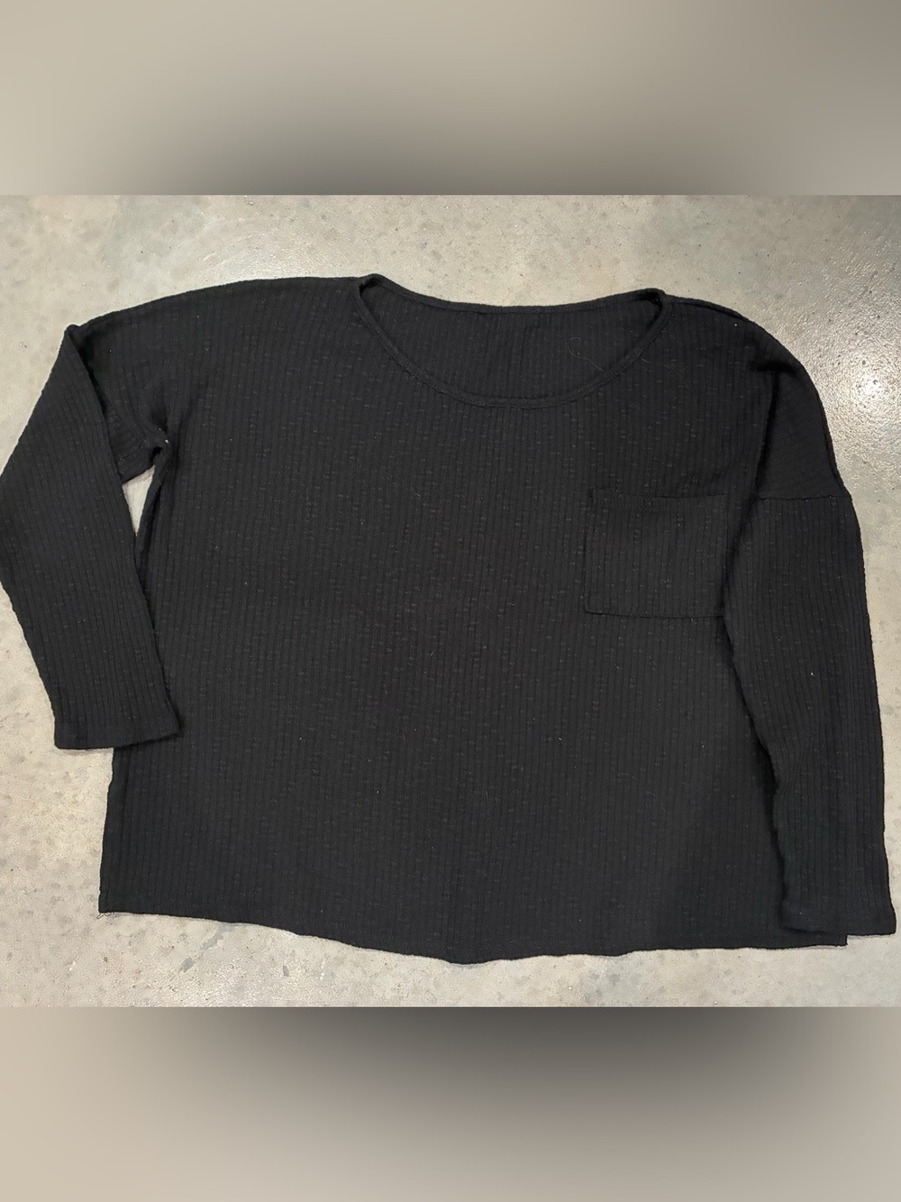 Black Ribbed Long-Sleeve Pocket Top - Women